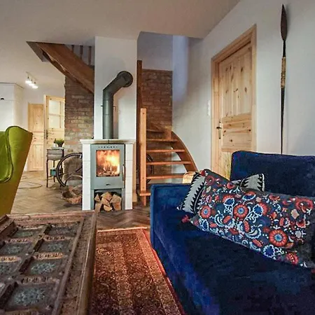 Σπίτι διακοπών 4 Bedroom Beautiful In Pierkunowo