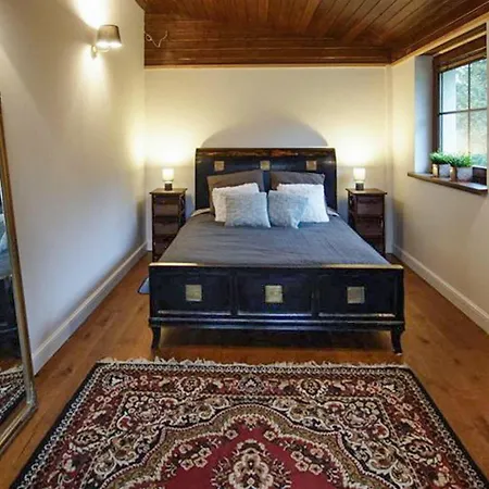 4 Bedroom Beautiful In Σπίτι διακοπών *