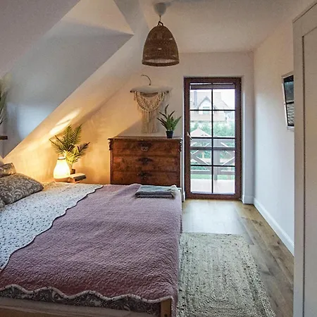 4 Bedroom Beautiful In * Pierkunowo