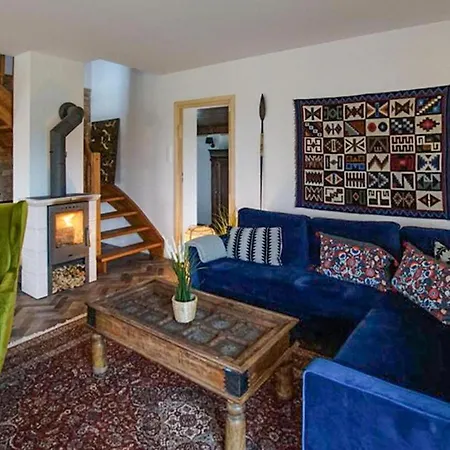 4 Bedroom Beautiful In Σπίτι διακοπών *