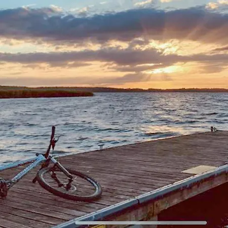 Σπίτι διακοπών 4 Bedroom Beautiful In Pierkunowo