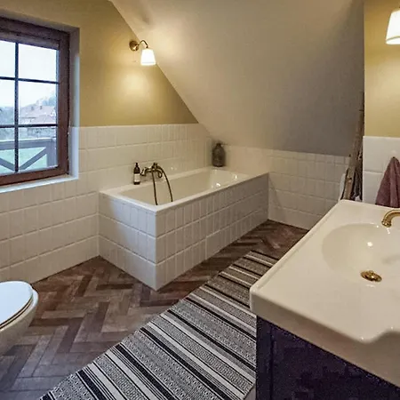 4 Bedroom Beautiful In