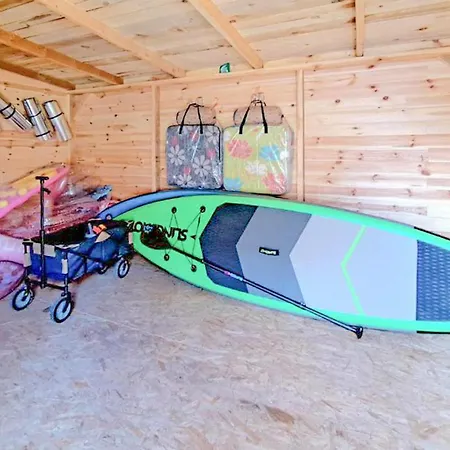 4 Bedroom Beautiful In Σπίτι διακοπών *