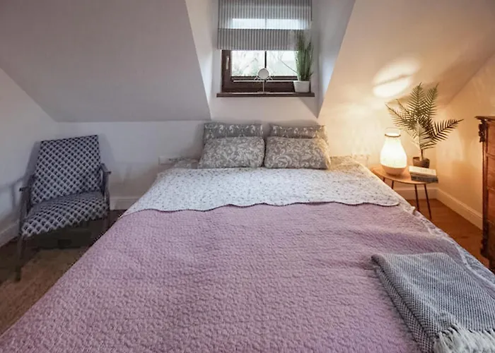 4 Bedroom Beautiful In * Pierkunowo