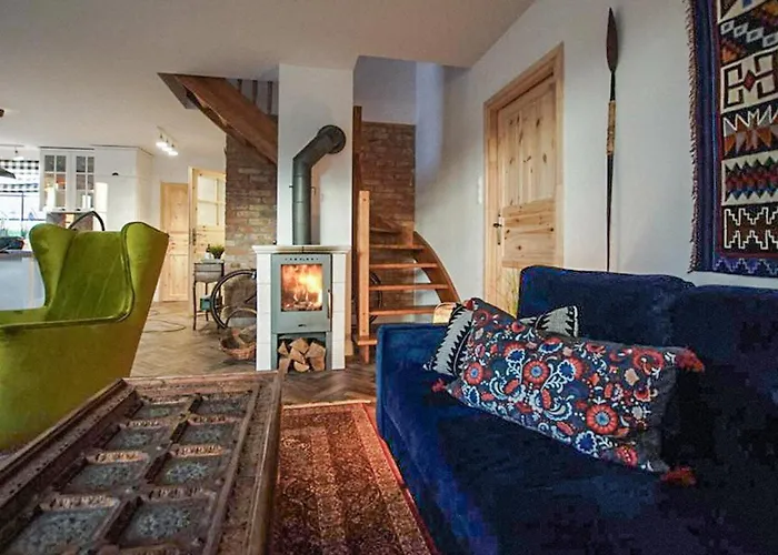 Dom wakacyjny 4 Bedroom Beautiful In Pierkunowo