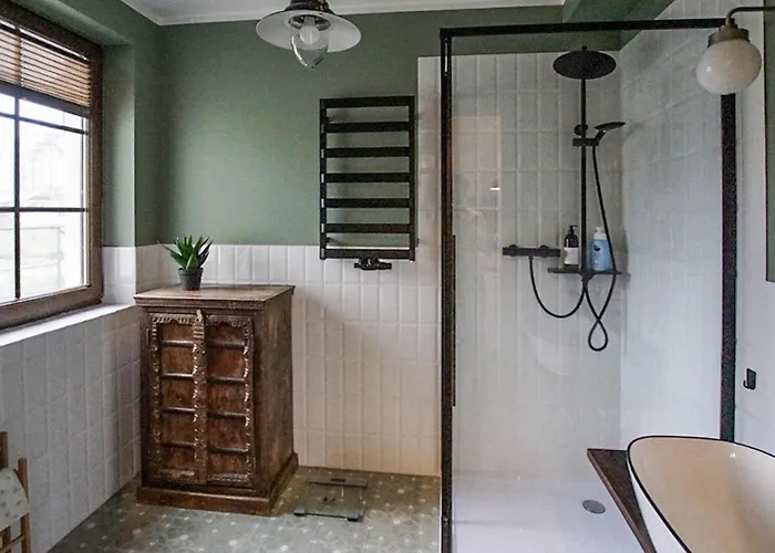 Dom wakacyjny 4 Bedroom Beautiful In Pierkunowo