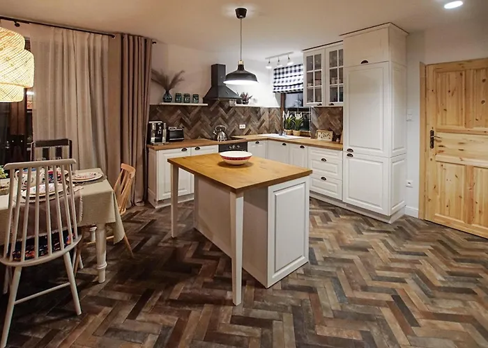 Dom wakacyjny 4 Bedroom Beautiful In