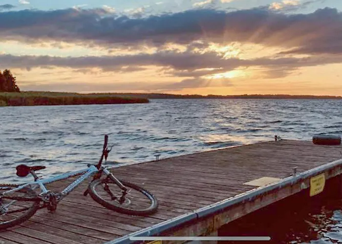 Dom wakacyjny 4 Bedroom Beautiful In Pierkunowo