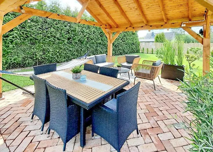 4 Bedroom Beautiful In Dom wakacyjny *