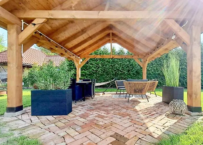 4 Bedroom Beautiful In *